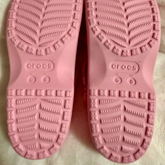 Crocs X Peanuts collab Mary Jane Clog NWT W8 M6 - Picture 8 of 13